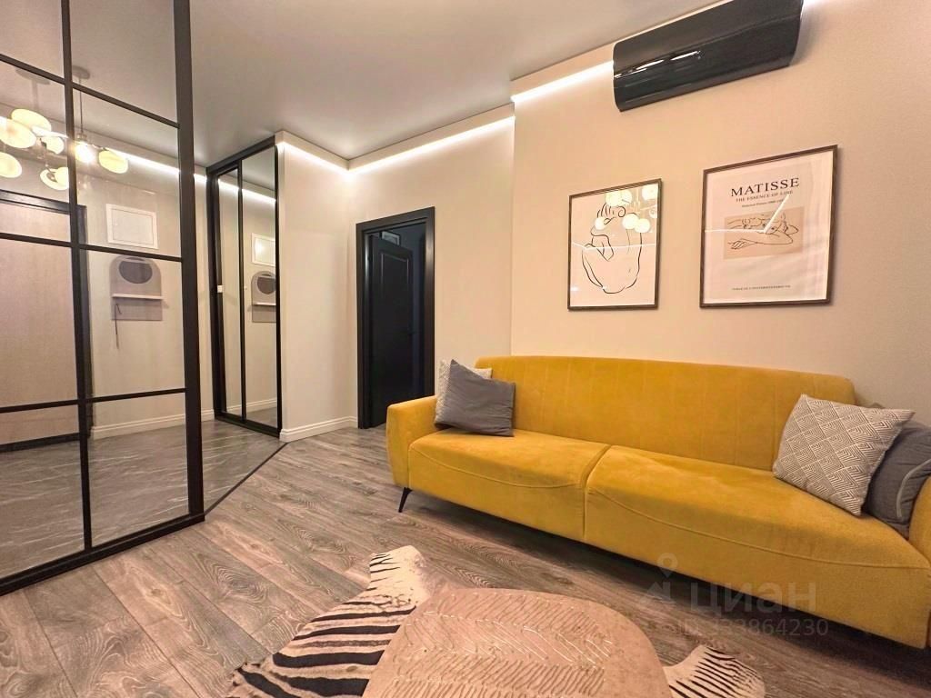 m. Universitet druzhby narodov: Apartment, 2-rooms