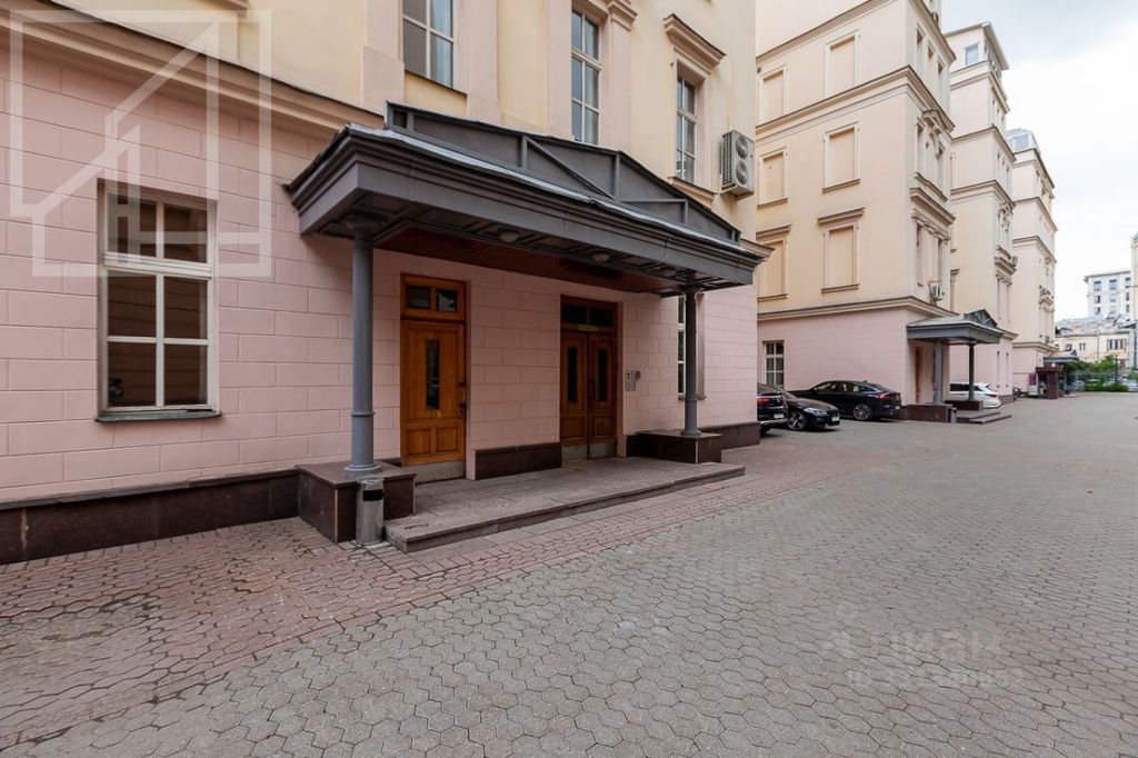 m. Mayakovskaya: Apartment, 3-rooms