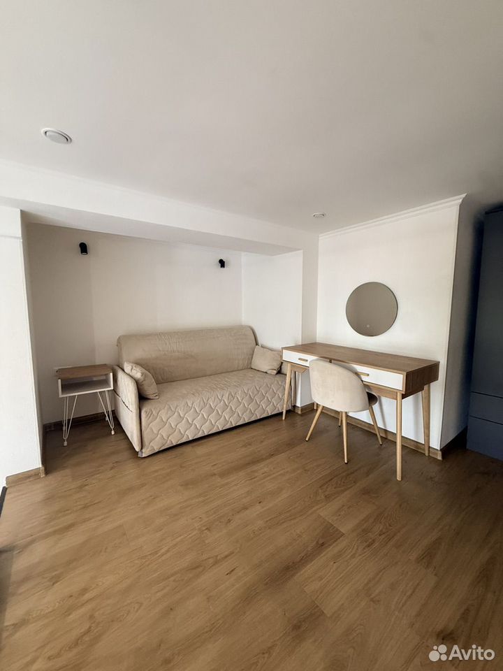 m. Vodny stadion: Apartment, studio