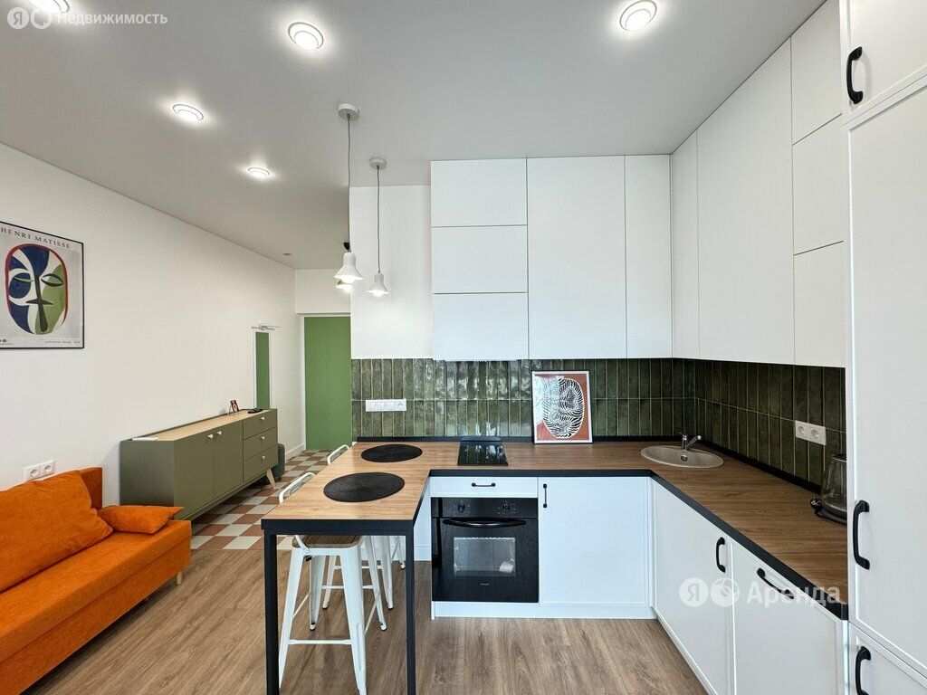 m. Dubrovka: Apartment, studio