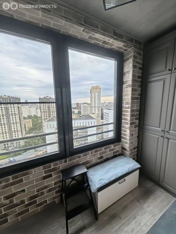 m. Molodezhnaya: Apartment, 2-rooms