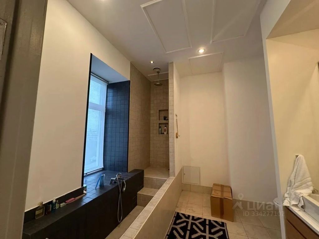 m. Novokuznetskaya: Apartment, 3-rooms