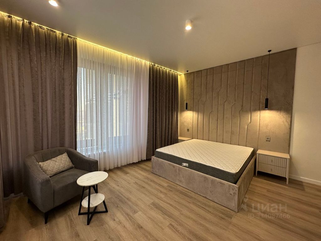 m. Aminyevskaya: Apartment, 3-rooms