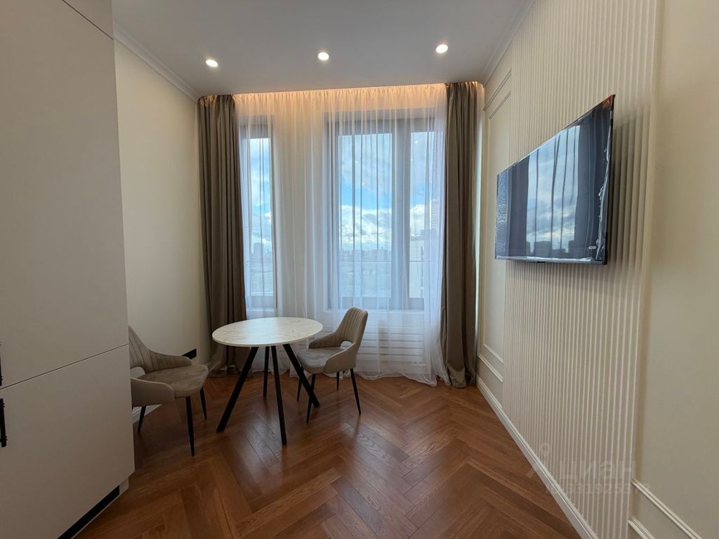 m. ZIL: Apartment, 1-rooms