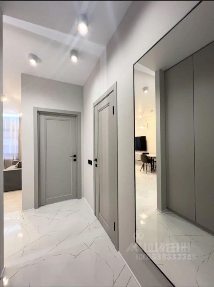 m. ZIL: Apartment, 2-rooms