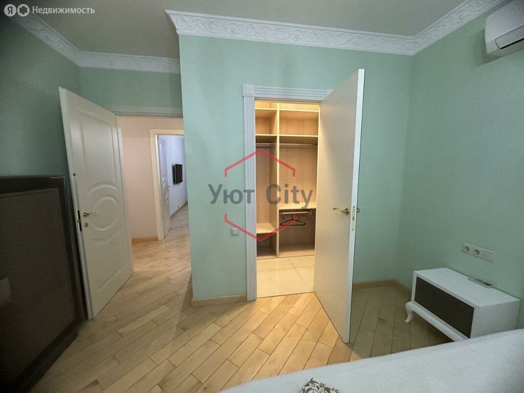 m. Profsoyuznaya: Apartment, 3-rooms