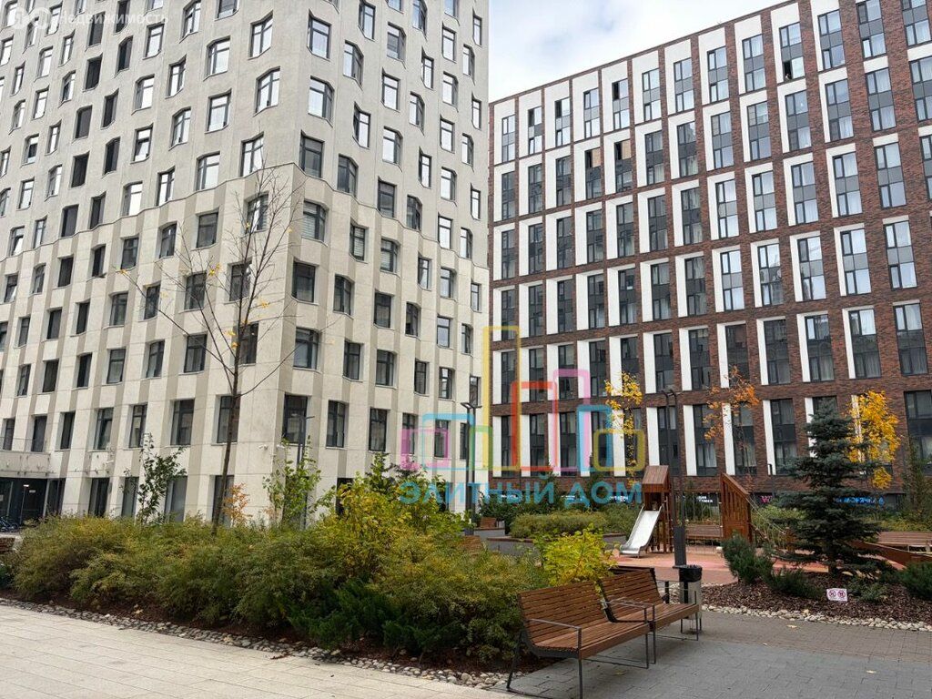 m. ZIL: Apartment, 2-rooms