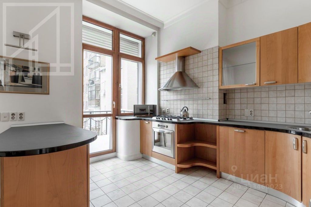 m. Mayakovskaya: Apartment, 3-rooms