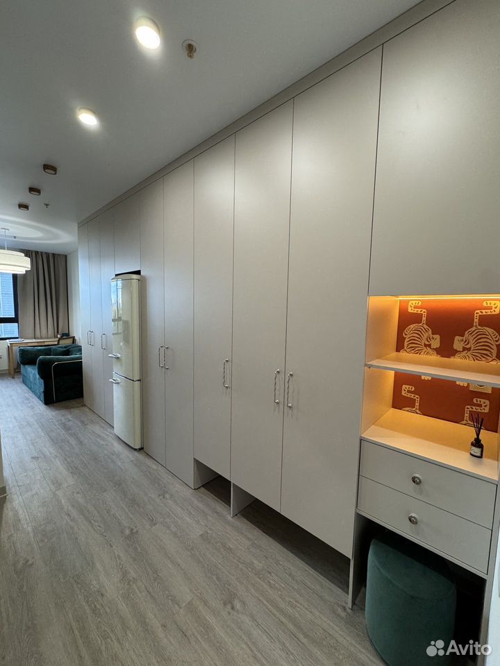 m. Maryina Roscha: Apartment, studio