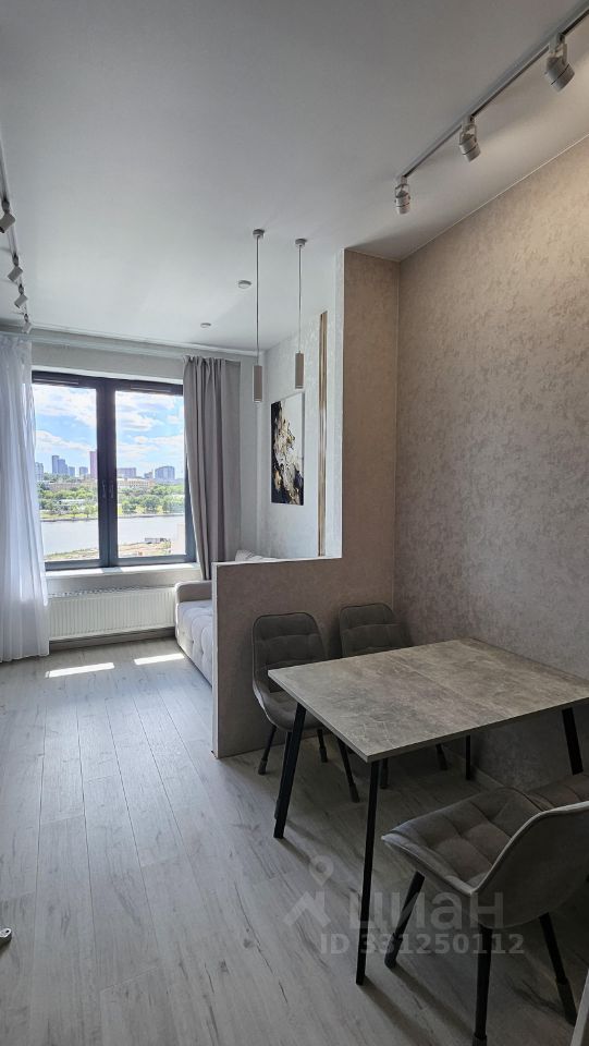 m. ZIL: Apartment, studio
