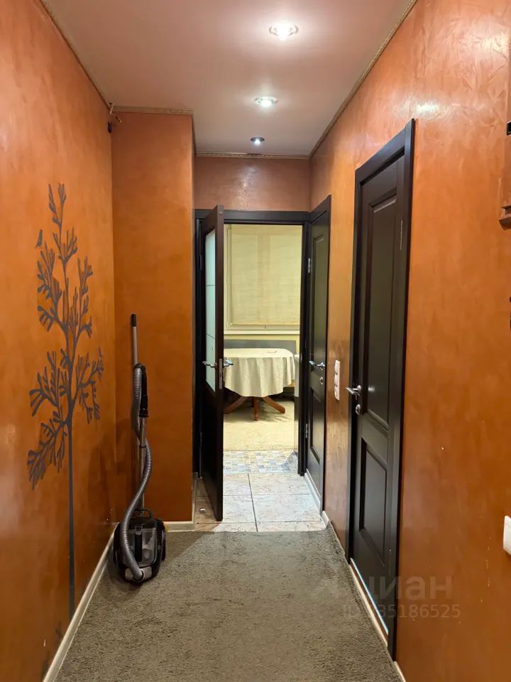 m. Levoberezhnaya: Apartment, 3-rooms