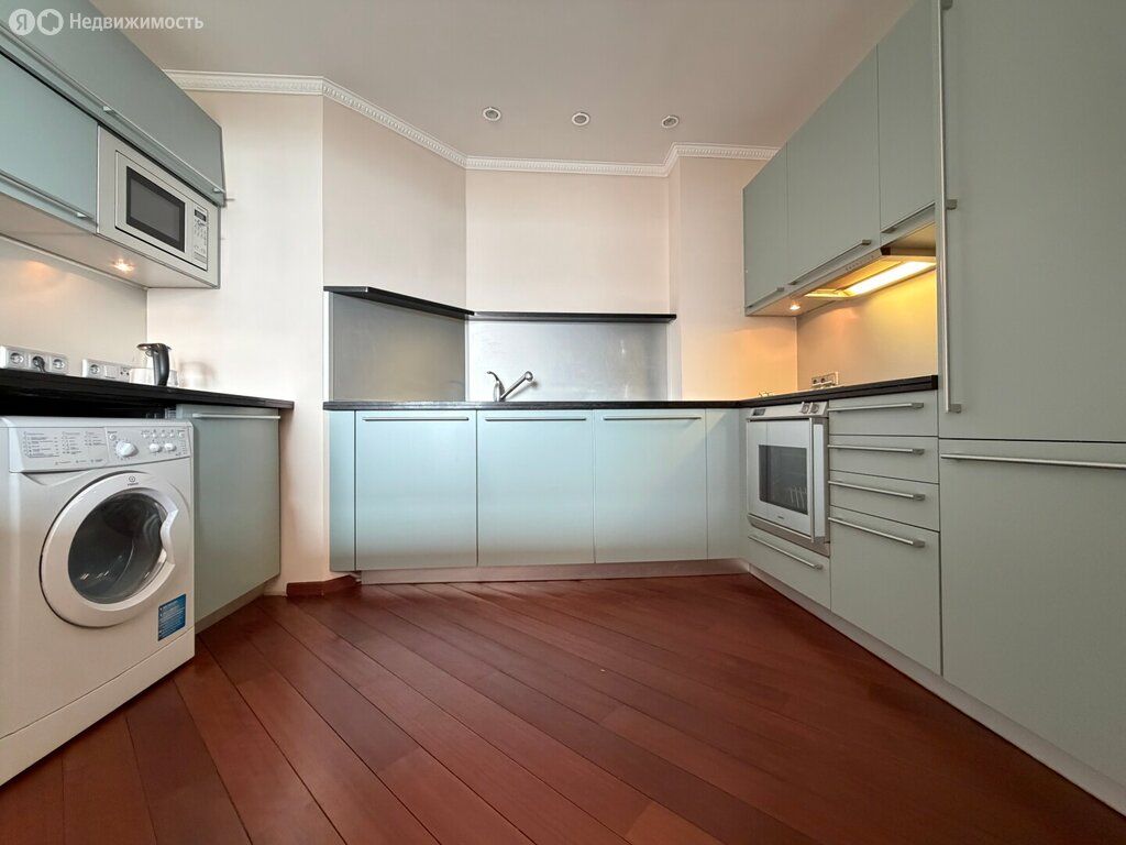 m. Smolenskaya: Apartment, 3-rooms