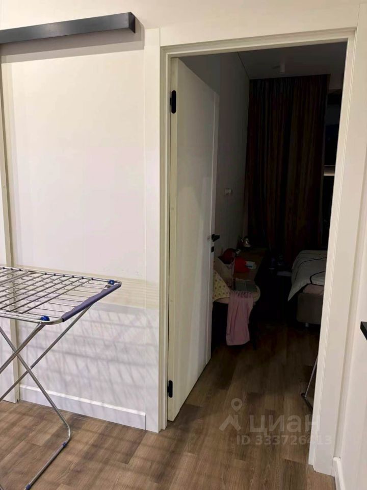 m. ZIL: Apartment, 2-rooms