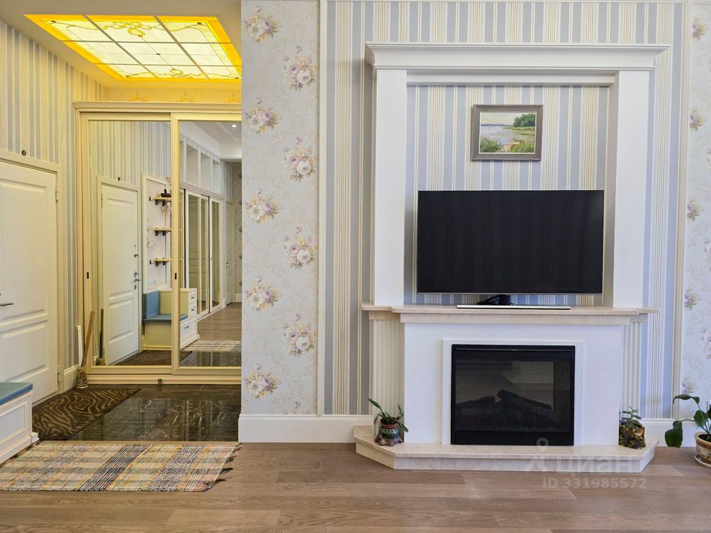 m. Molodezhnaya: Apartment, 3-rooms