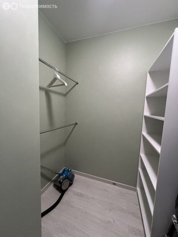 m. ZIL: Apartment, 1-rooms