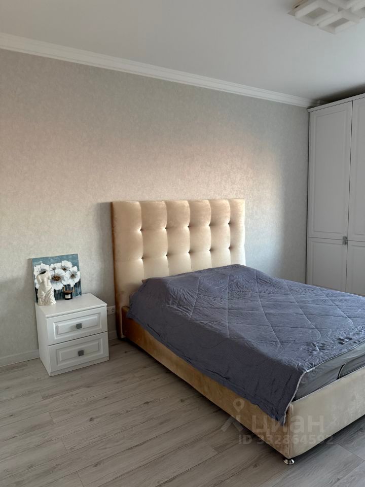 m. ZIL: Apartment, 1-rooms
