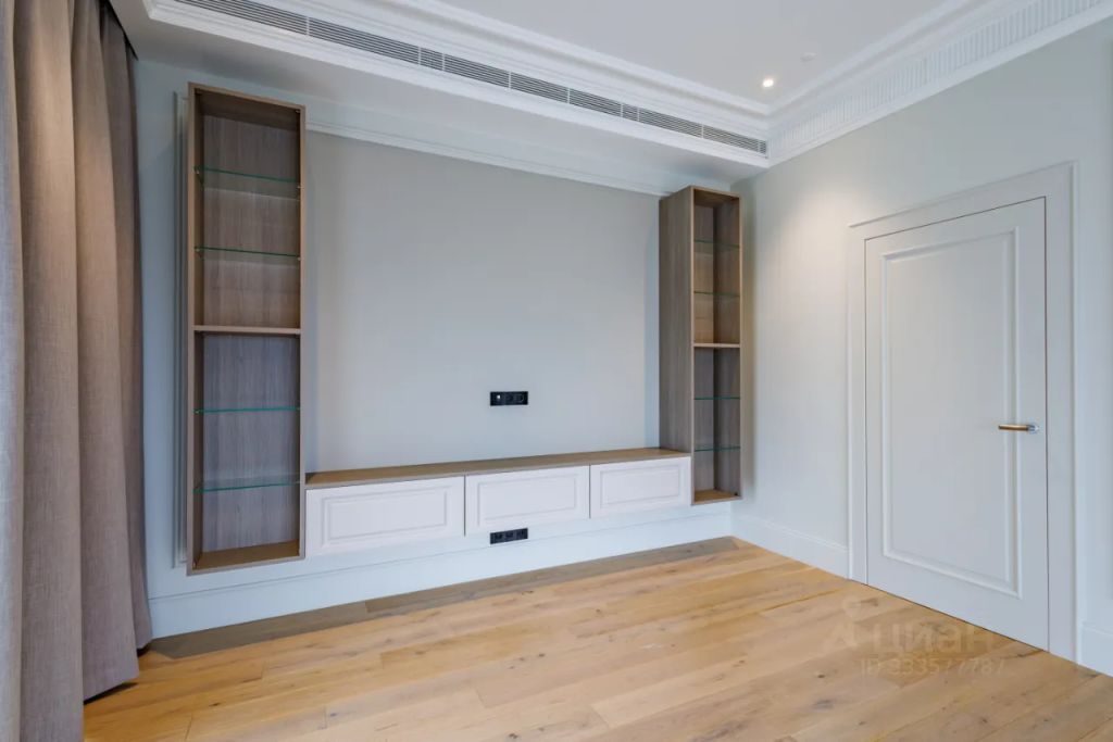 m. Krasnye vorota: Apartment, 4-rooms