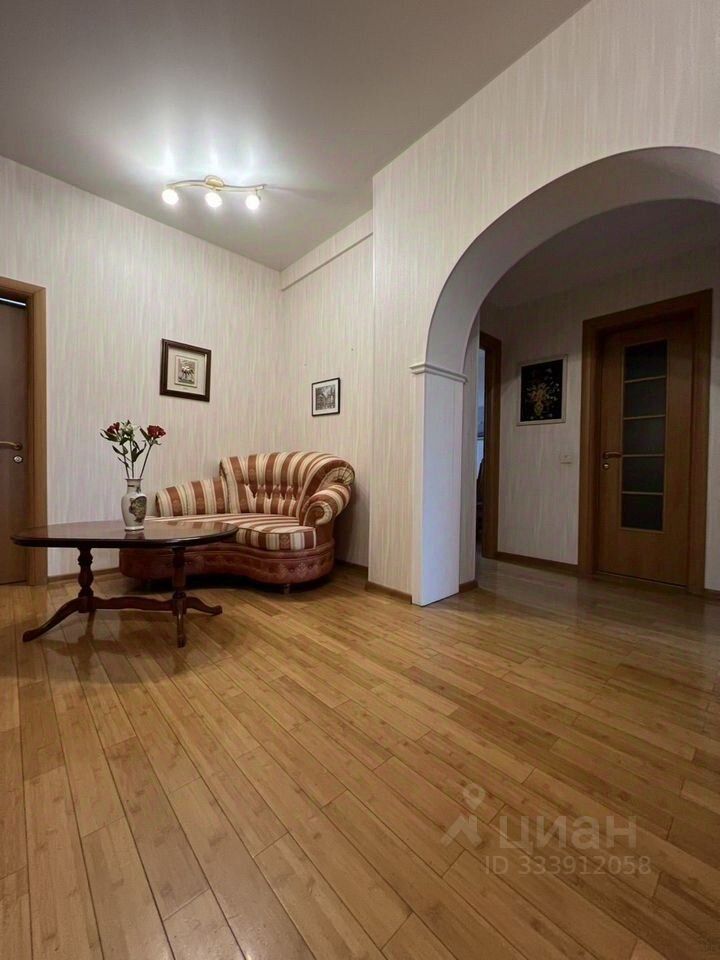 m. Ploschad Gagarina: Apartment, 2-rooms