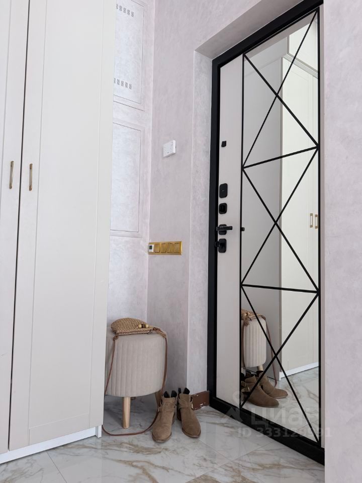 m. ZIL: Apartment, 2-rooms