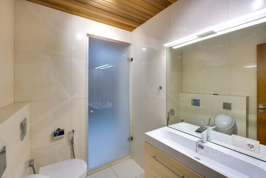 m. Barrikadnaya: Apartment, 3-rooms