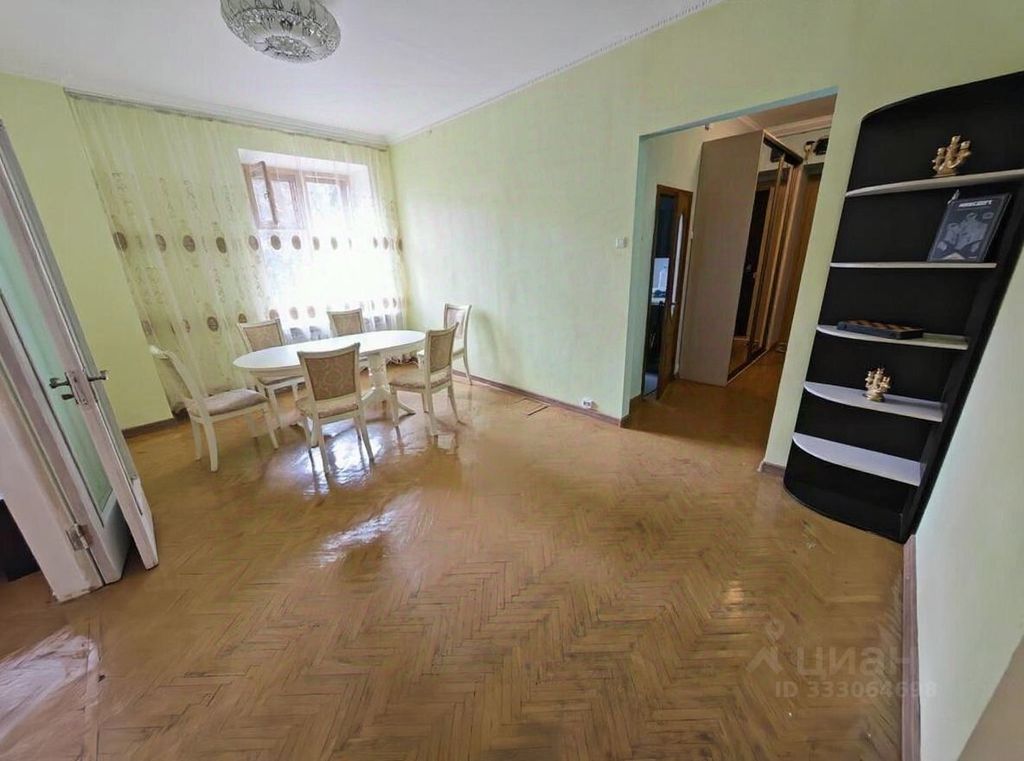m. Barrikadnaya: Apartment, 3-rooms