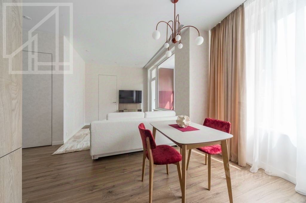 m. Verkhnie Kotly: Apartment, 2-rooms