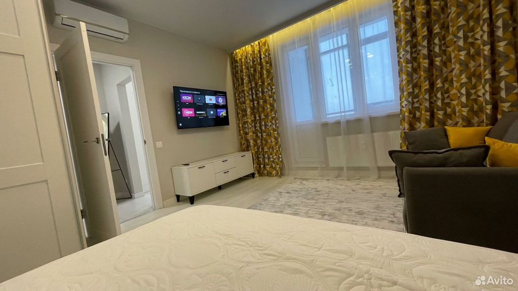 m. ZIL: Apartment, 1-rooms