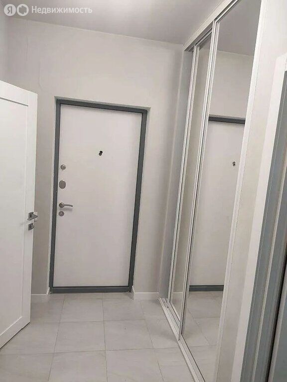 m. ZIL: Apartment, 1-rooms