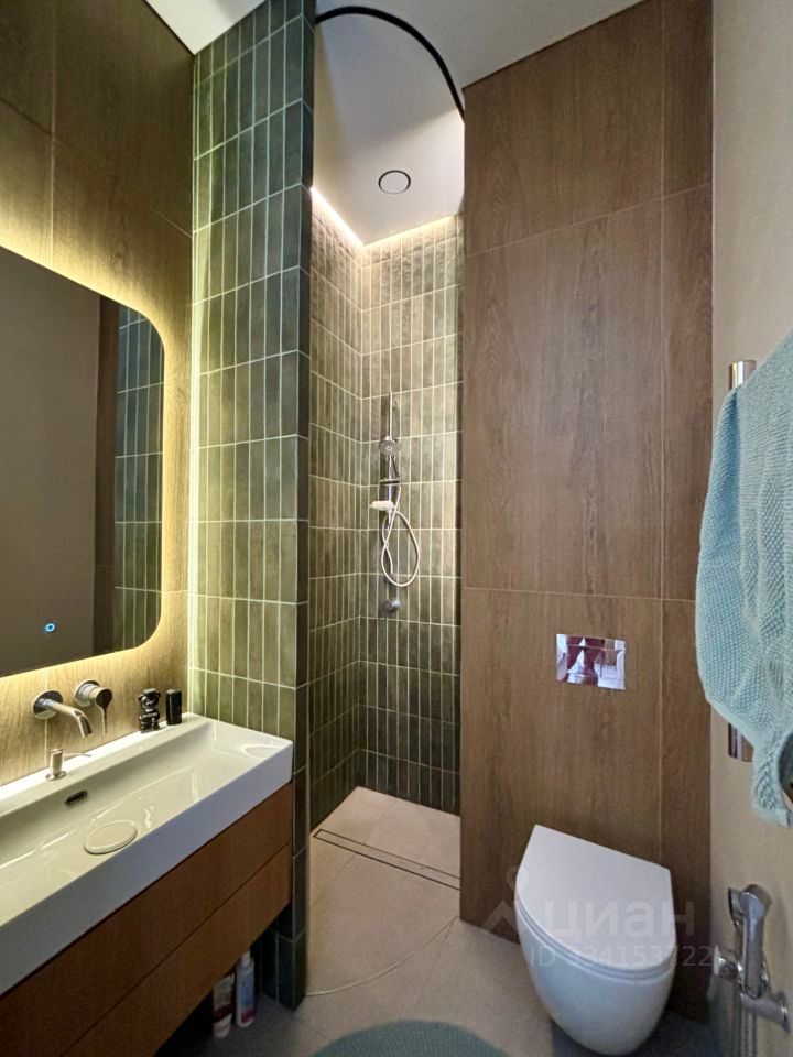 m. ZIL: Apartment, 2-rooms