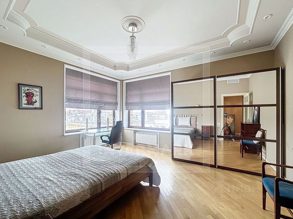 m. Mayakovskaya: Apartment, 4-rooms