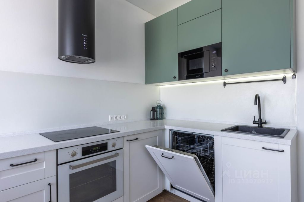 m. Universitet druzhby narodov: Apartment, 2-rooms