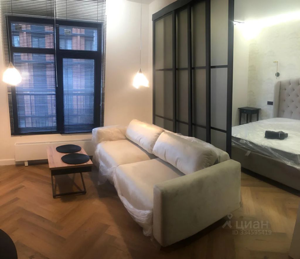 m. ZIL: Apartment, 2-rooms