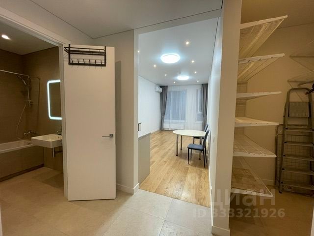 m. Verkhnie Kotly: Apartment, studio