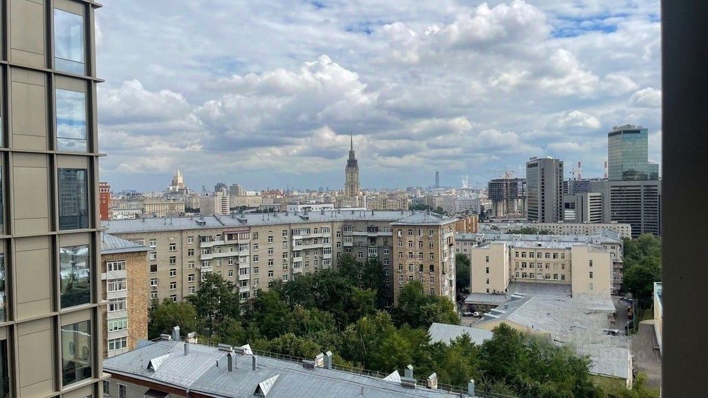m. Ulitsa 1905 goda: Apartment, 4-rooms