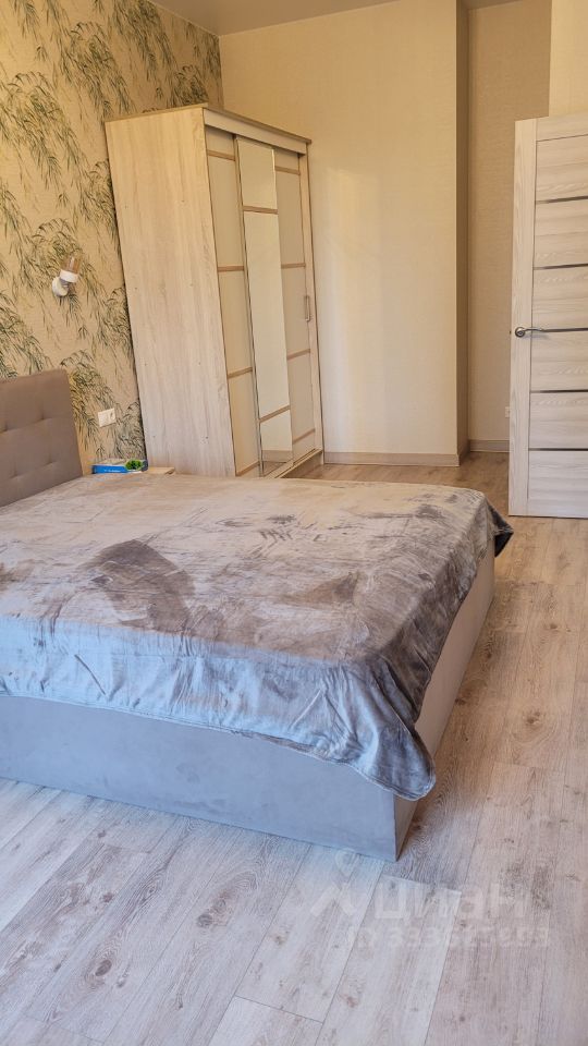 m. ZIL: Apartment, 1-rooms