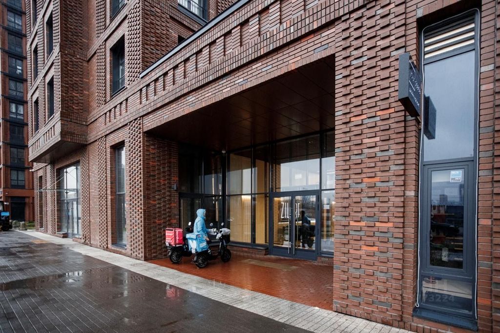 m. ZIL: Apartment, 2-rooms