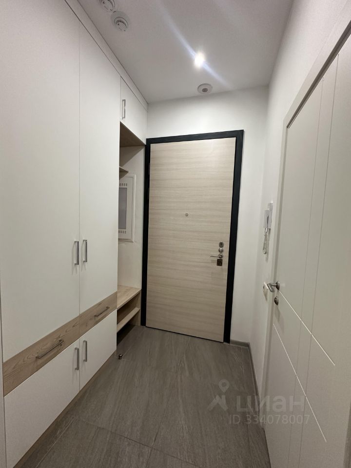 m. ZIL: Apartment, studio