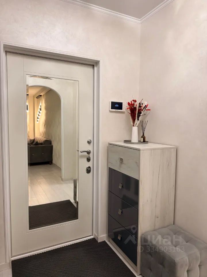 m. Molodezhnaya: Apartment, 2-rooms