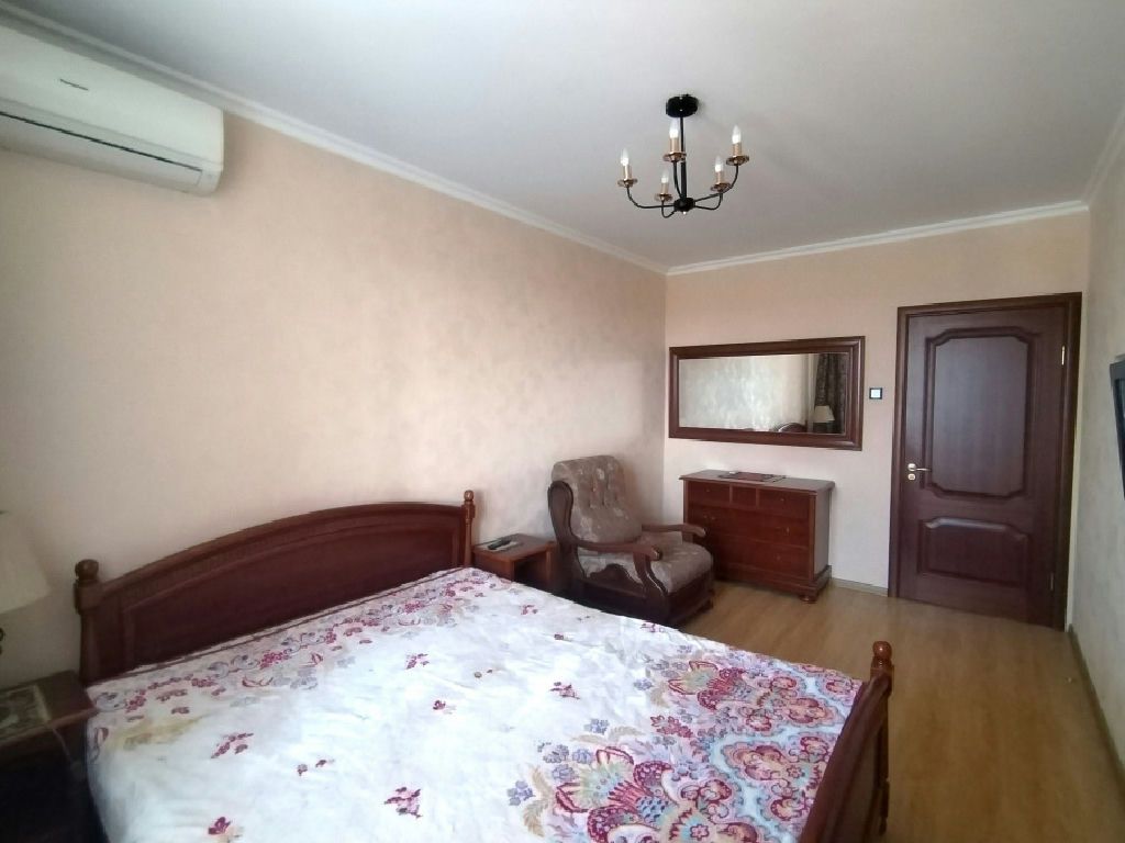 m. Novoperedelkino: Apartment, 2-rooms