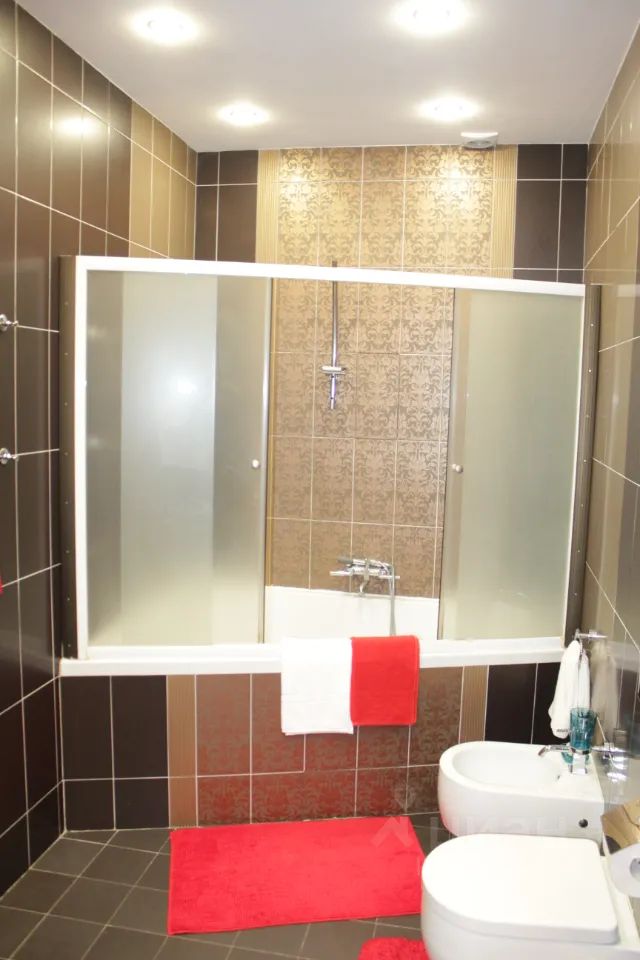 m. Oktyabrskaya: Apartment, 3-rooms