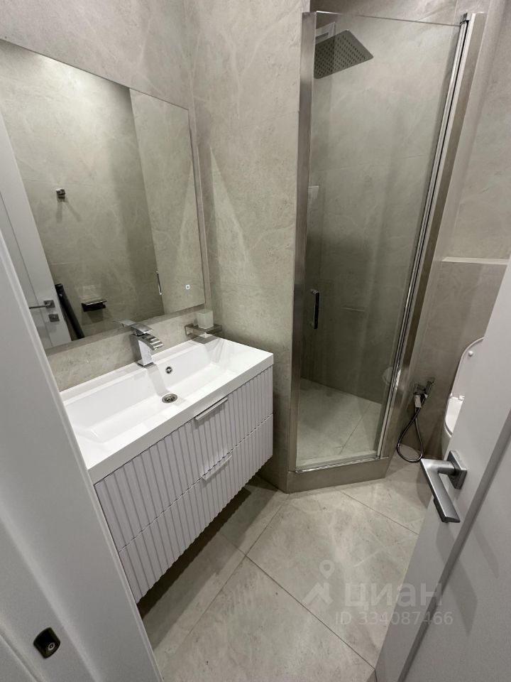 m. Aminyevskaya: Apartment, 3-rooms