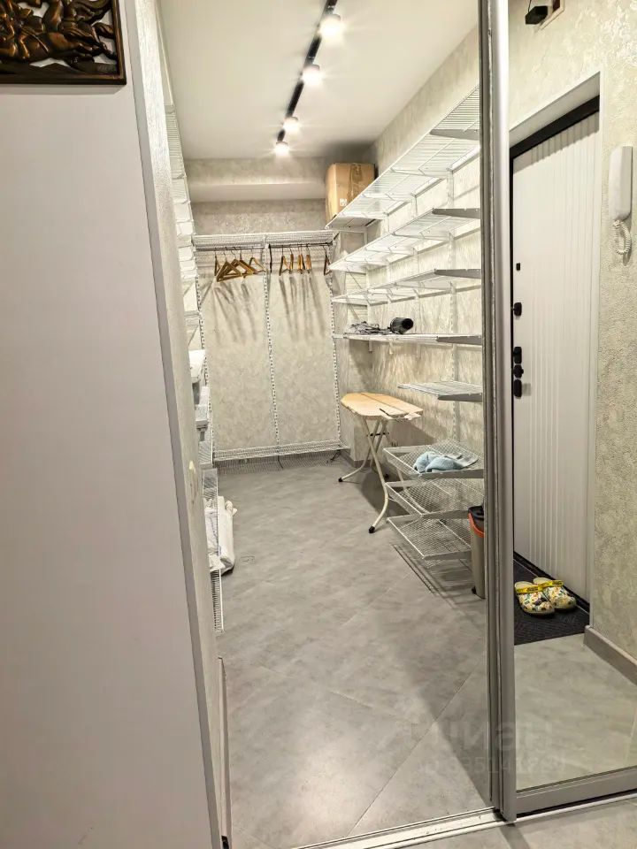 m. Vorobyevy gory: Apartment, 2-rooms