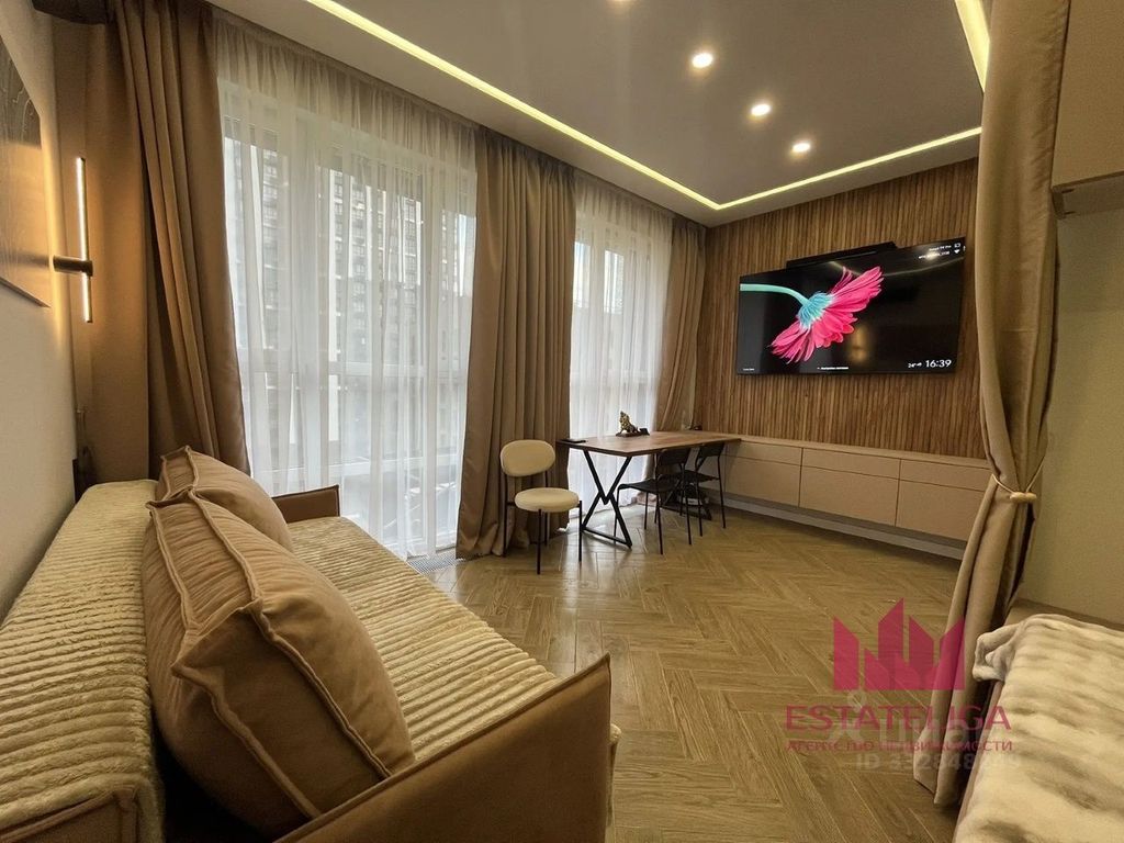 m. Zorge: Apartment, studio