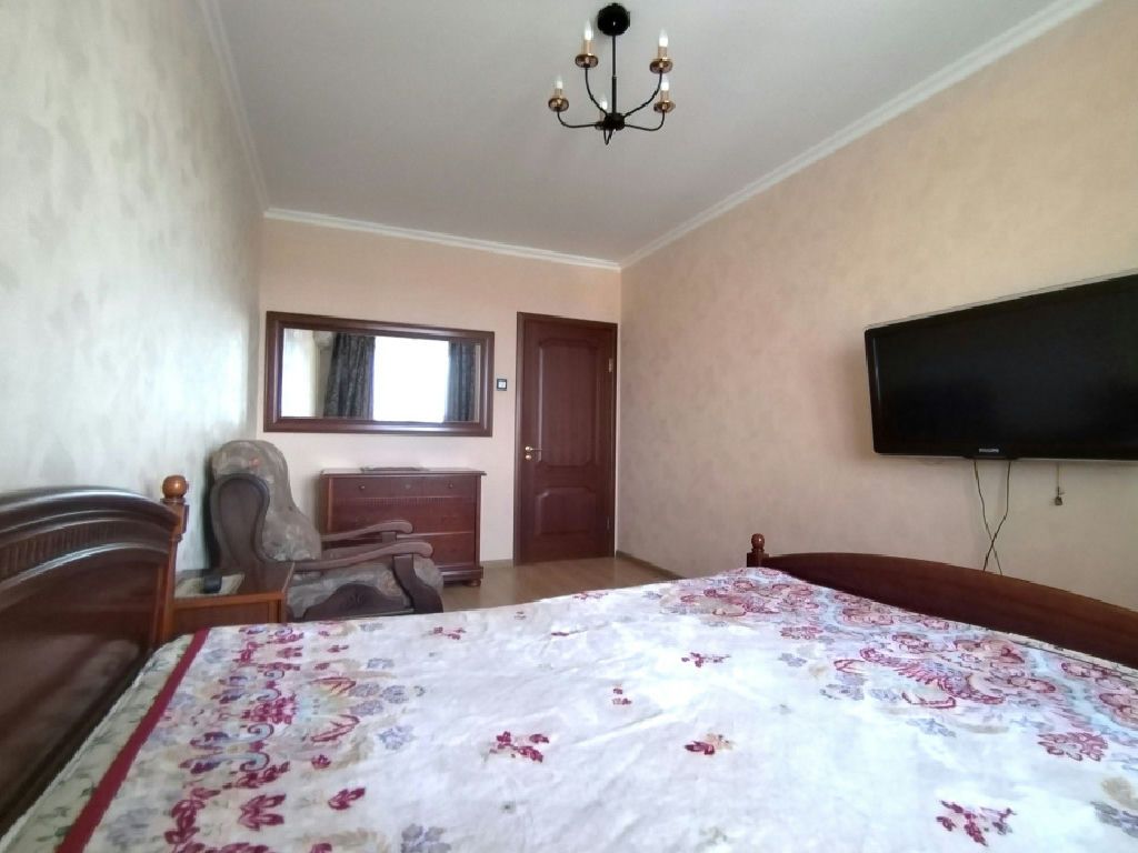 m. Novoperedelkino: Apartment, 2-rooms