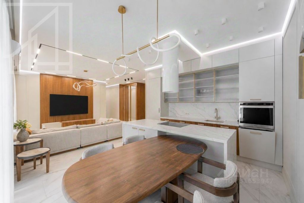 m. Aminyevskaya: Apartment, 3-rooms