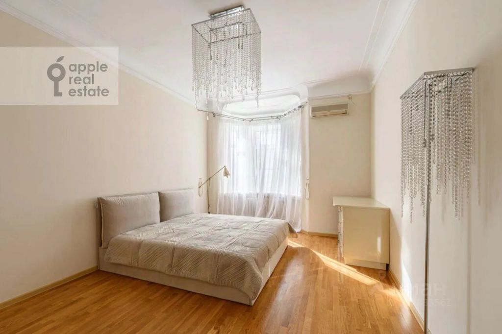 m. Smolenskaya: Apartment, 3-rooms