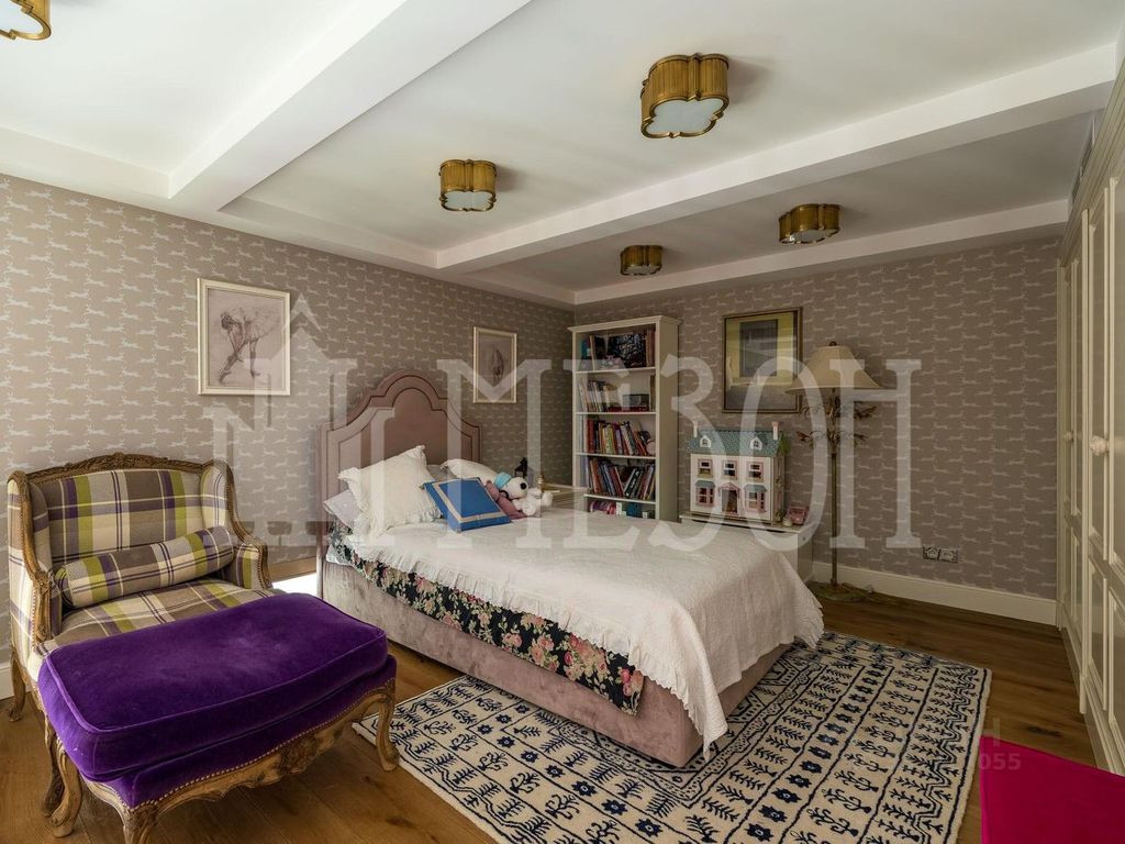 m. Chistye prudy: Apartment, 5-rooms