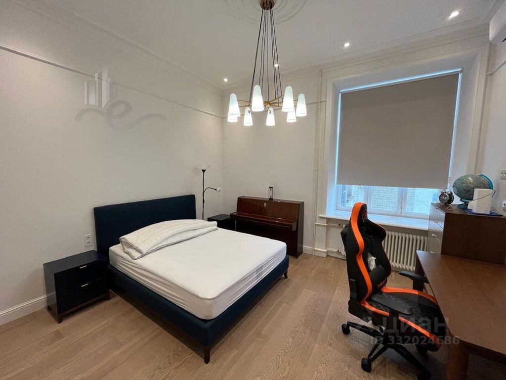 m. Trubnaya: Apartment, 4-rooms