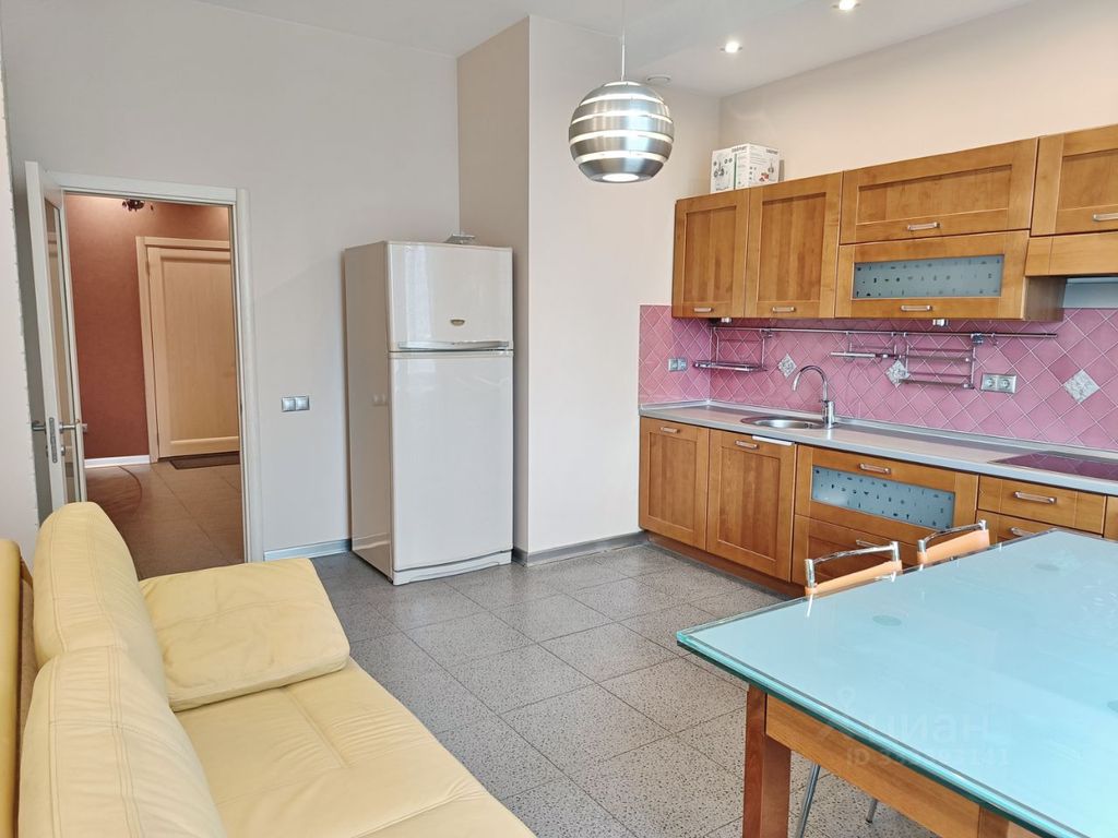 m. Oktyabrskoe pole: Apartment, 2-rooms