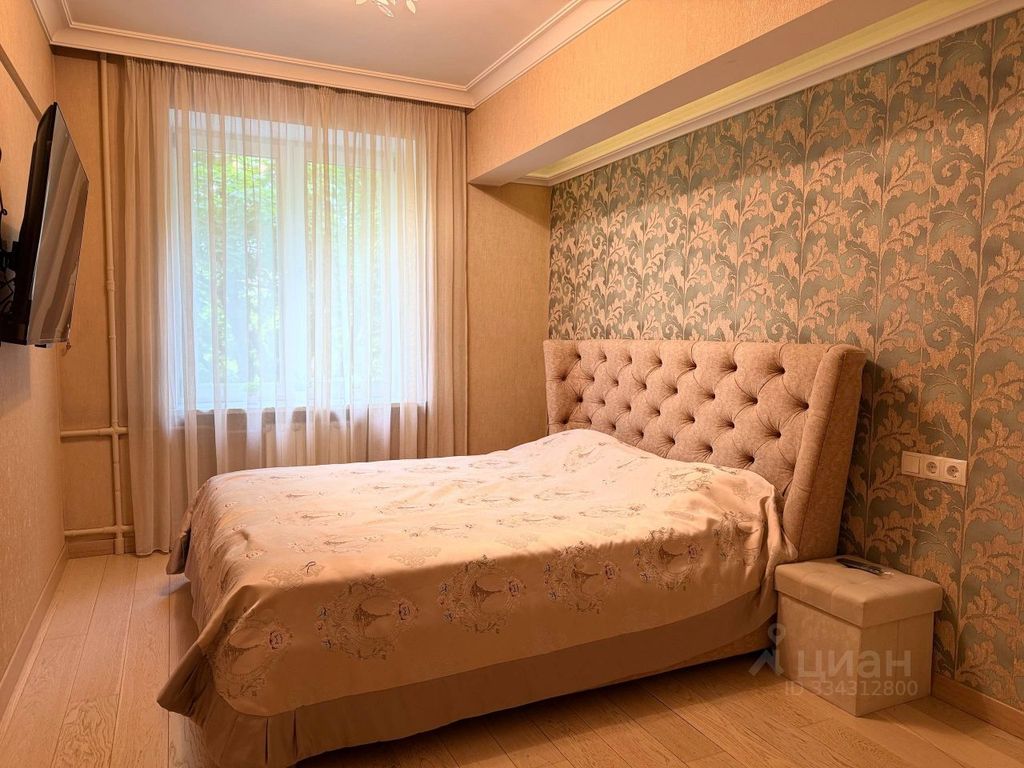 m. Smolenskaya: Apartment, 1-rooms